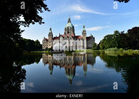 Open-Air-Oper im See des neuen Rathauses Hannover. Stockfoto