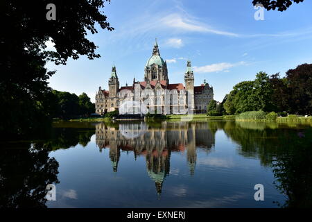 Open-Air-Oper im See des neuen Rathauses Hannover. Stockfoto