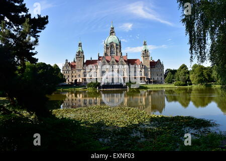 Open-Air-Oper im See des neuen Rathauses Hannover. Stockfoto