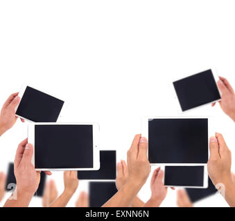 Hand halten weiße Tablette isoliert auf weißem Hintergrund Stockfoto