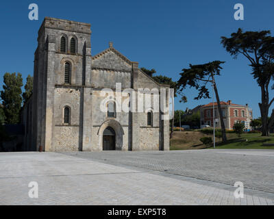 Basilika Notre Dame De La Fin des Terres, Soulac-Sur-Mer, Aquitaine Frankreich Stockfoto