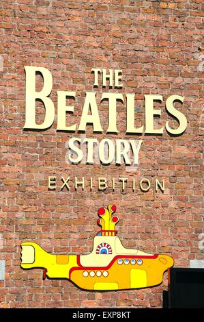 Die Beatles Story Ausstellungsgebäude und gelben u-Boot am Albert Dock, Liverpool, Merseyside, England, UK, Westeuropa. Stockfoto