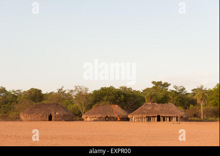 Xingu indigenen Park, Mato Grosso, Brasilien. Aldeia Matipu. OCA-Häuser. Stockfoto