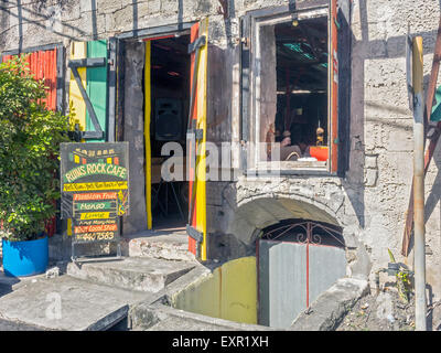 Ruine Rock Cafe Eingang Dominica West Indies Stockfoto