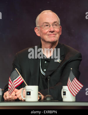 Neue Horizonte Project Manager Glen Fountain von APL bei einem Briefing nach Bestätigung durch das Raumschiff erhielt das Team, dass es der Vorbeiflug des Pluto am Johns Hopkins University Applied Physics Laboratory 14. Juli 2015 in Laurel, Maryland abgeschlossen hat. Stockfoto