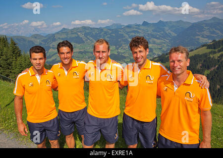 Österreich, Kitzbühel, Juli 15, 2015, Tennis, Davis Cup, Niederländisch-team auf der 'Hahnenkam' Ltr: Jean-Julien Rojet, Jesse Huta Galung Thiemo de Bakker, Robin Haase und Kapitän Jan Siemerink, Foto: Tennisimages/Henk Koster Credit: Henk Koster/Alamy Live News Stockfoto