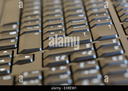 Tastatur. QWERTZ-Tastatur mit schwarzen Tasten. Stockfoto