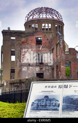 Genbaku Domu, Atomic Bomb Dome, in Hiroshima Peace Memorial Park in Hiroshima, Japan zum Gedenken an die Bombardierung von Hiroshim Stockfoto