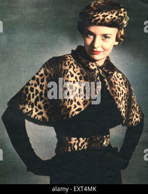 1940er Jahre UK Leopardenfell Mode-Magazin-Platte Stockfoto