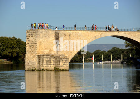 Frankreich, Provence, Avignon, Rhône, Saint-Benezet-Brücke Stockfoto