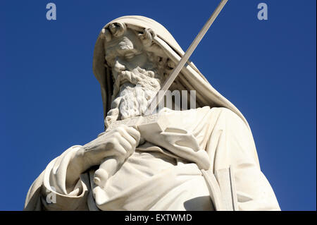 Italien, Rom, Basilika di San Paolo Fuori le Mura, Statue des hl. Paulus von Giuseppe Obici (19. Jahrhundert) Stockfoto