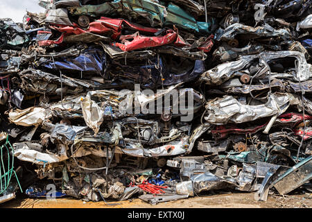 Recyclinghof in Hamburg, Autowracks Stockfoto