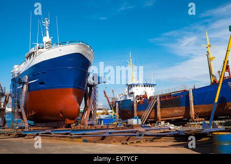 Trawler in das Trockendock gesehen in Reykjavik, Island Stockfoto