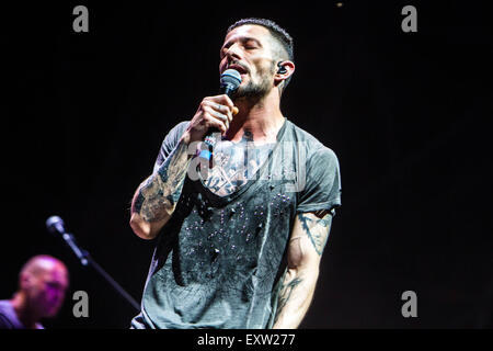 Mailand, Italien. 16. Juli 2015. Nesli führt live auf Postepay Sommerarena in Mailand, Italien, am 16. Juli 2015 Credit: Mairo Cinquetti/Alamy Live News Stockfoto