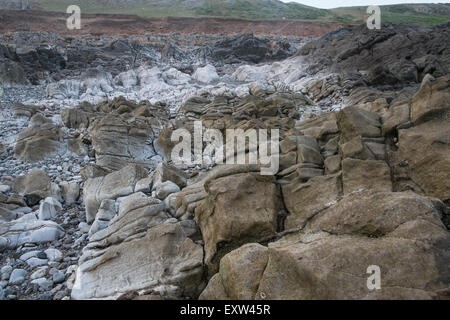 Geologie, rockt am Damm über nach Worms Head,Gower.Rhossilli,Bay,beach,Gower,Wales,causeway, Stockfoto