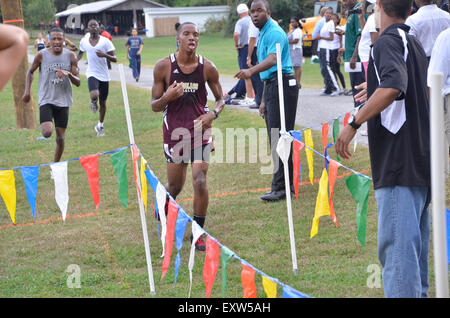 Cross Country Rennen in Croom, Maryland bis zur Ziellinie kommen Stockfoto