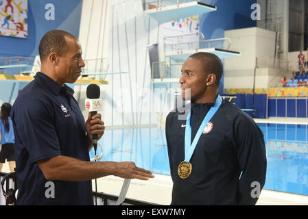 Toronto, Ontario, Kanada. 16. Juli 2015. Siegerehrung - Herren 100m Schmetterling. Goldmedaille - GILES SMITH, USA. Bildnachweis: Igor Vidyashev/ZUMA Draht/Alamy Live-Nachrichten Stockfoto