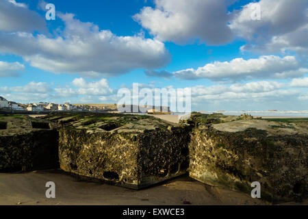 Arromanches-Les-Bains, Ruinen von Mulberry B oder Port Winston, Basse-Normandie, Calvados, Frankreich Stockfoto