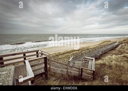 Hölzerne Treppen zum Strand in Wenningstedt, Sylt, Schleswig-Holstein, Deutschland Stockfoto