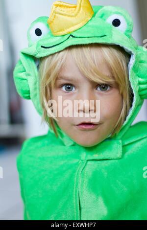 Mädchen mit Frosch Kostüm Stockfoto