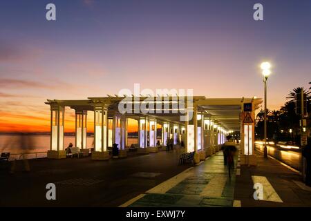 Promenade des Anglais in der Nacht, Nizza, Frankreich Stockfoto