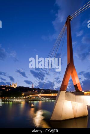 Fußgängerbrücke über den Fluss Saone, Lyon, Frankreich Stockfoto