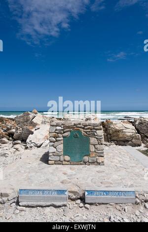 Denkmal am Kap Agulhas, Südafrika Stockfoto