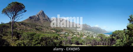 Tafelberg, die zwölf Apostel und Camps Bay, Kapstadt, Südafrika Stockfoto