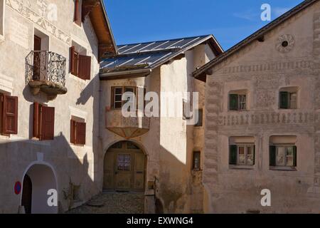 Häuser in Guarda, Unterengadin, Schweiz Stockfoto