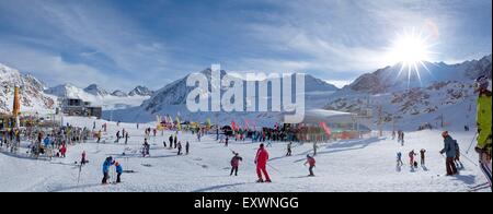 Skifahrer im Pitztal, Tirol, Österreich Stockfoto