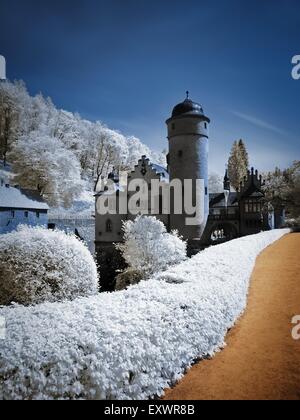 Schloss Mespelbrunn, Bayern, Deutschland, Infrarot-Fotografie Stockfoto