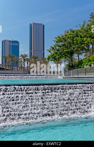 Burj Khalifa Lake und Wolkenkratzern, Dubai Stockfoto