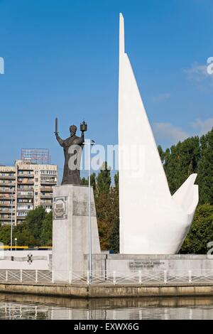 Denkmal für die Fischer und die Statue Nicolaus, Kaliningrad, Kaliningrad Oblast, Russland, Eurasien Stockfoto