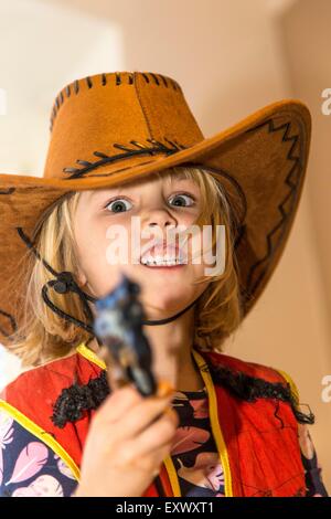 Blonde Mädchen als Cowgirl, Kiel, Schleswig-Holstein, Deutschland, Europa Stockfoto