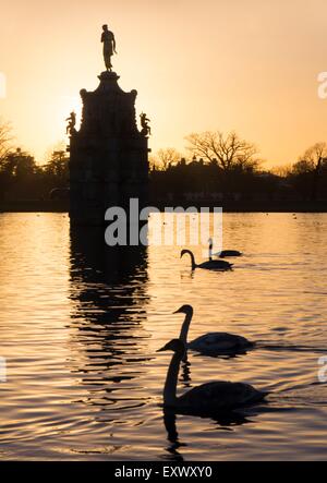 Arethusa Statue, Diana Fountain Teich, Bushey Park, Hampton Court, Richmond upon Thames, London, England, Großbritannien, Europa Stockfoto