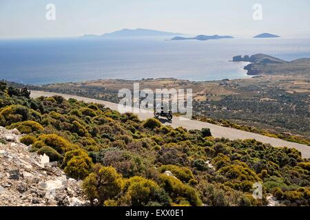Motorradfahrer, Naxos, Cyclades, Griechenland, Europa Stockfoto