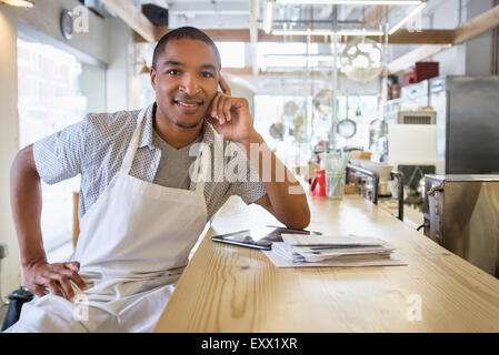 Porträt von Bäckerei-Inhaber Stockfoto