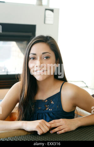 Porträt der Frau zu Hause Stockfoto