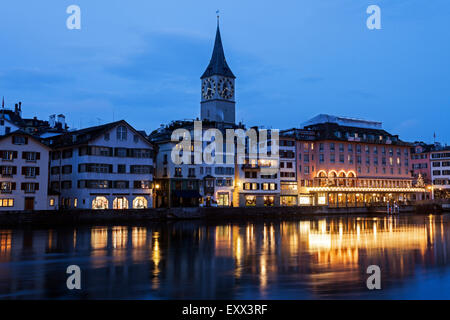 St. Peter Church in der Nacht Stockfoto