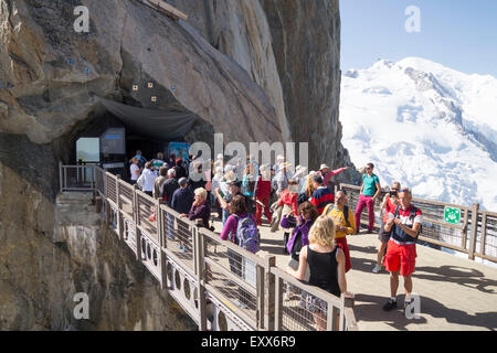 Aiguille du Midi - 3.842 m, Berg im Mont-Blanc-Massiv, Französische Alpen. Stockfoto