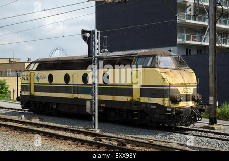 Diesel-elektrische Lokomotive Brügge Bahnhof Belgien Stockfoto