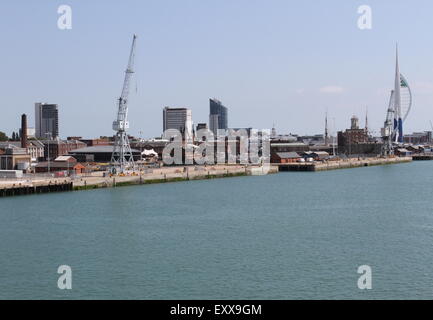 Mary Rose Museum HMS Victory und Spinnaker Tower Portsmouth UK Juli 2015 Stockfoto