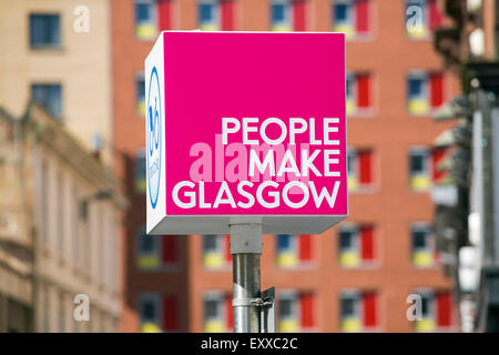 Die Leute machen Glasgow Zeichen in der Innenstadt, Schottland, Großbritannien Stockfoto