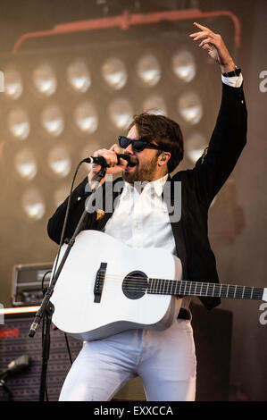 Die Impfstoffe spielt Glastonbury Festival würdig Farm am 26.06.2015 im würdig Farm, Glastonbury.  Personen im Bild: Justin Hayward-Young. Bild von Julie Edwards Stockfoto