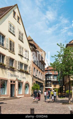 Straße in der Altstadt in Colmar, Elsass, Frankreich, Europa Stockfoto