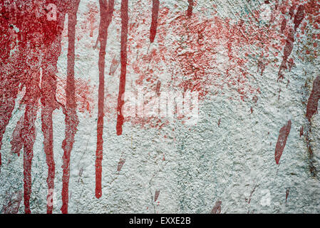 Schmutzige Wand mit Flecken der Farbe Stockfoto