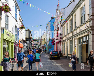 Geschäfte in der Church Street in der Stadt Zentrum, Falmouth, Cornwall, England, UK Stockfoto