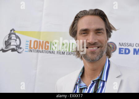 Bellmore, New York, USA. 16. Juli 2015. Schauspieler LUKAS HASSEL ist auf dem roten Teppich bei der Preisverleihung LIIFE in Bellmore Filme. Hassel war eine Auszeichnung Moderatorin bei der 18. Long Island International Film Expo. Stockfoto