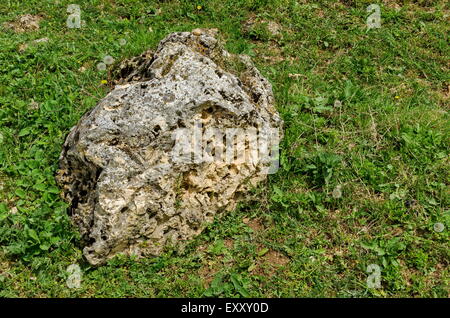 Allgemeine Ansicht in Richtung sedimentären Felsen auf dem Gebiet Ludogorie, Bulgarien Stockfoto