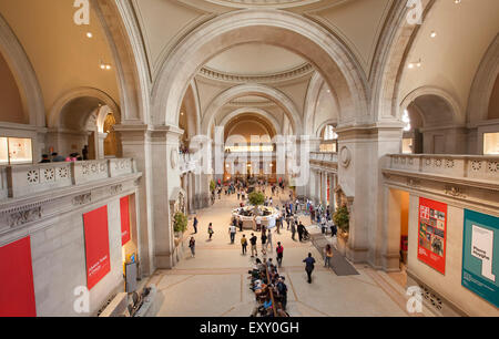 NEW YORK - 26. Mai 2015: The Metropolitan Museum of Art befindet sich in New York City ist das größte Kunstmuseum in den Vereinigten Staaten Stockfoto